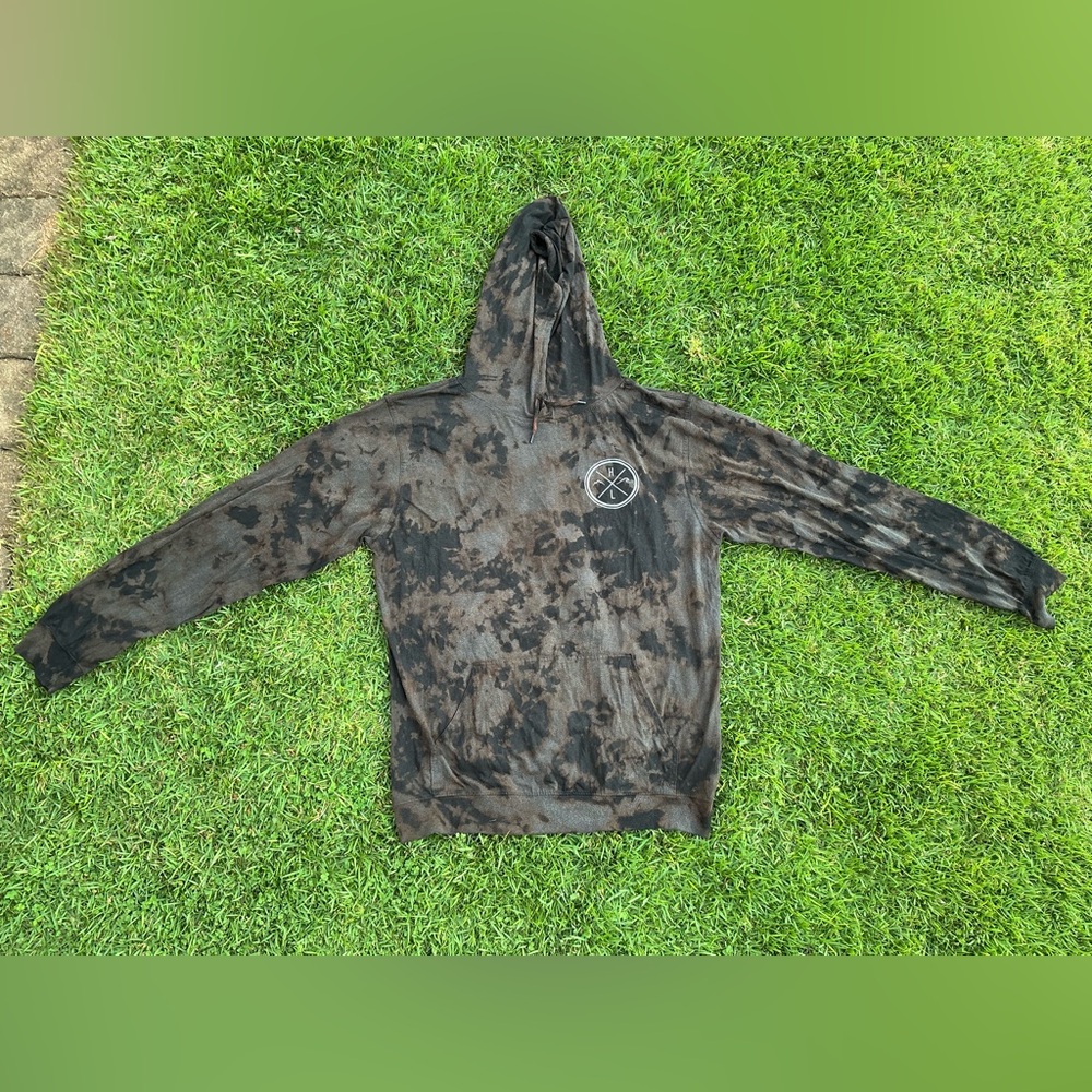 Bleach-dyed lightweight pullover